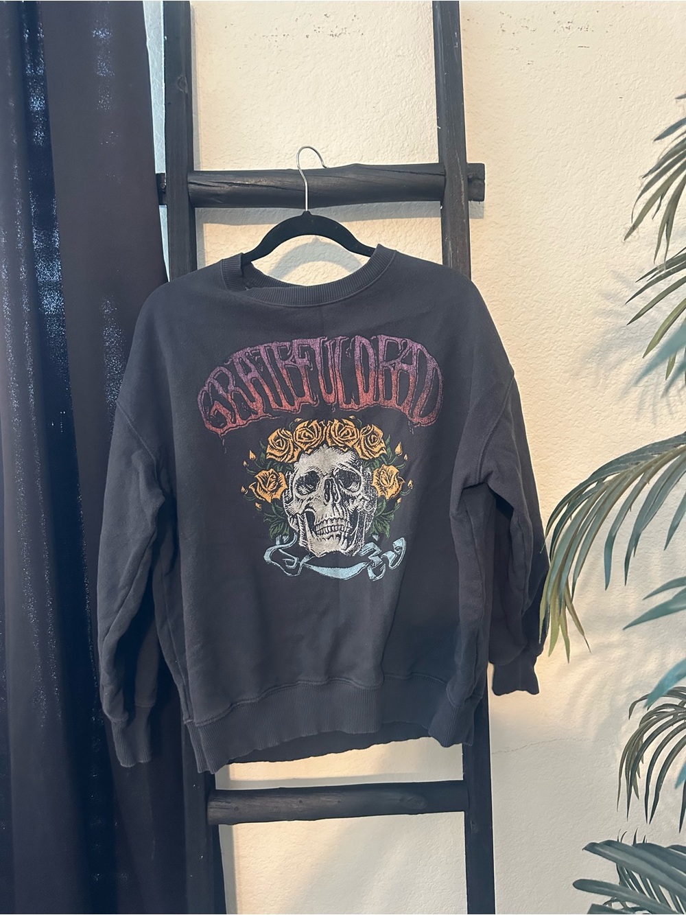 American Eagle Outfitters Black Grateful Dead Skull & Roses Crewneck